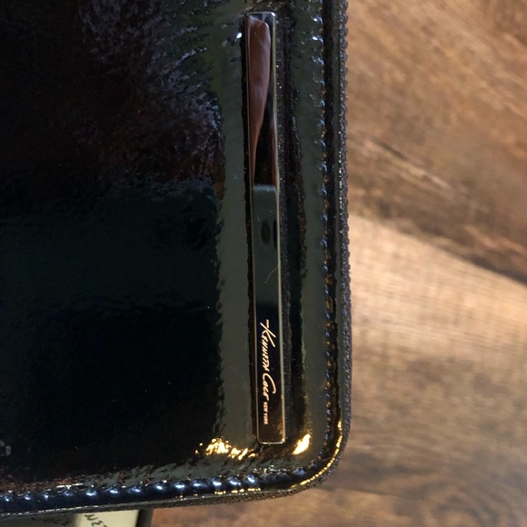 Kenneth Cole patent leather wallet. - Picture 2 of 6